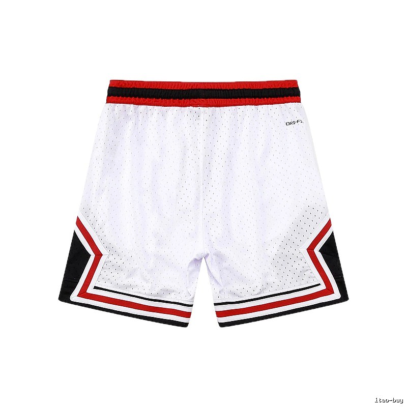 AJ sporty white shorts