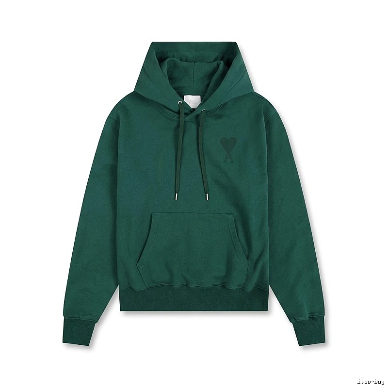 AMI's simple and loving style hoodie.