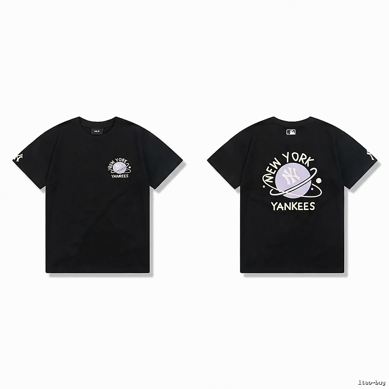 Black T-shirt of MLB New York Yankees
