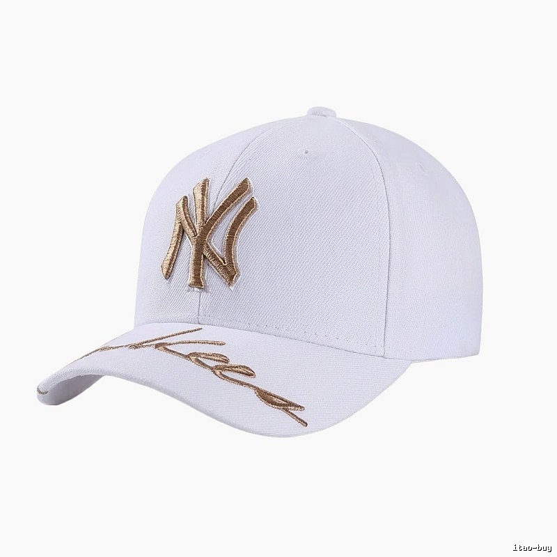 Classic-style white baseball cap of MLB