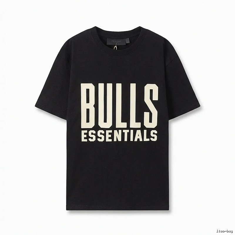 ESSENTIALS Bulls-style black T-shirt
