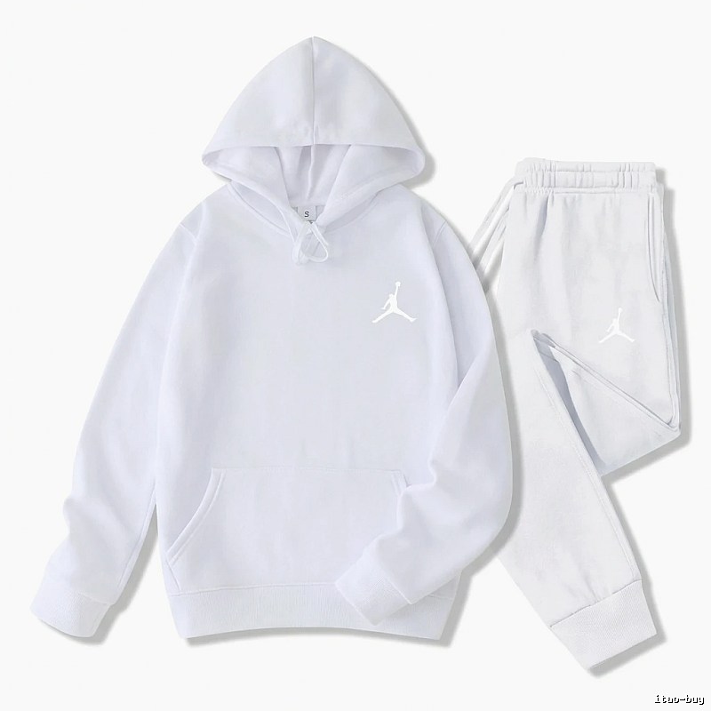 Jordan sporty white suit