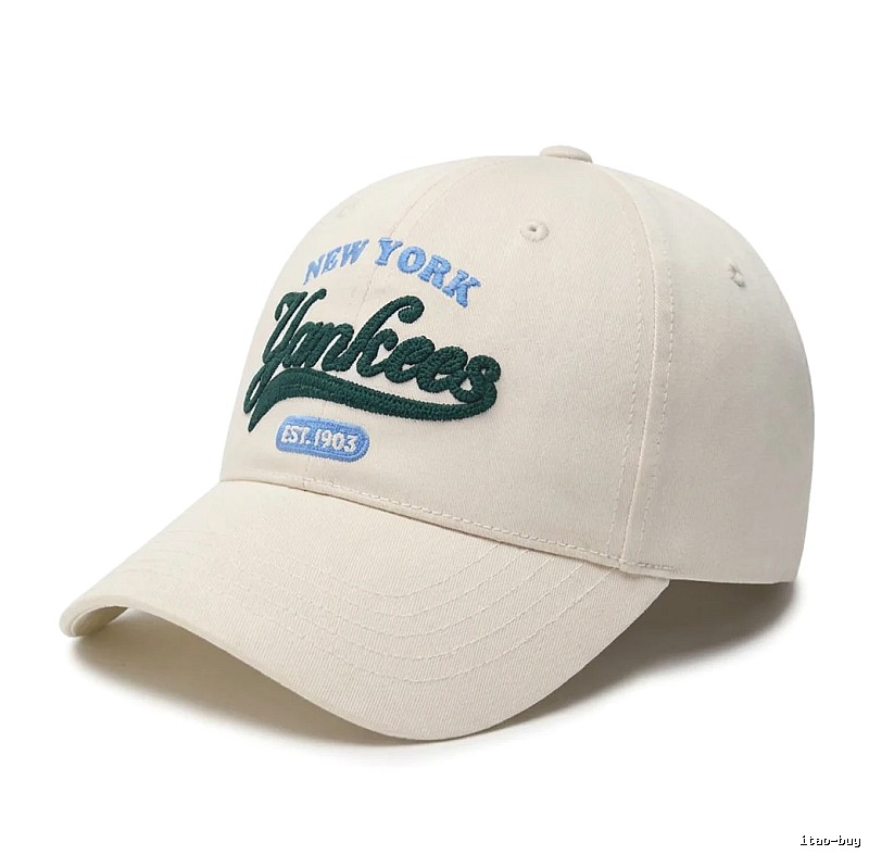 Simple style white cap of the MLB New York Yankees