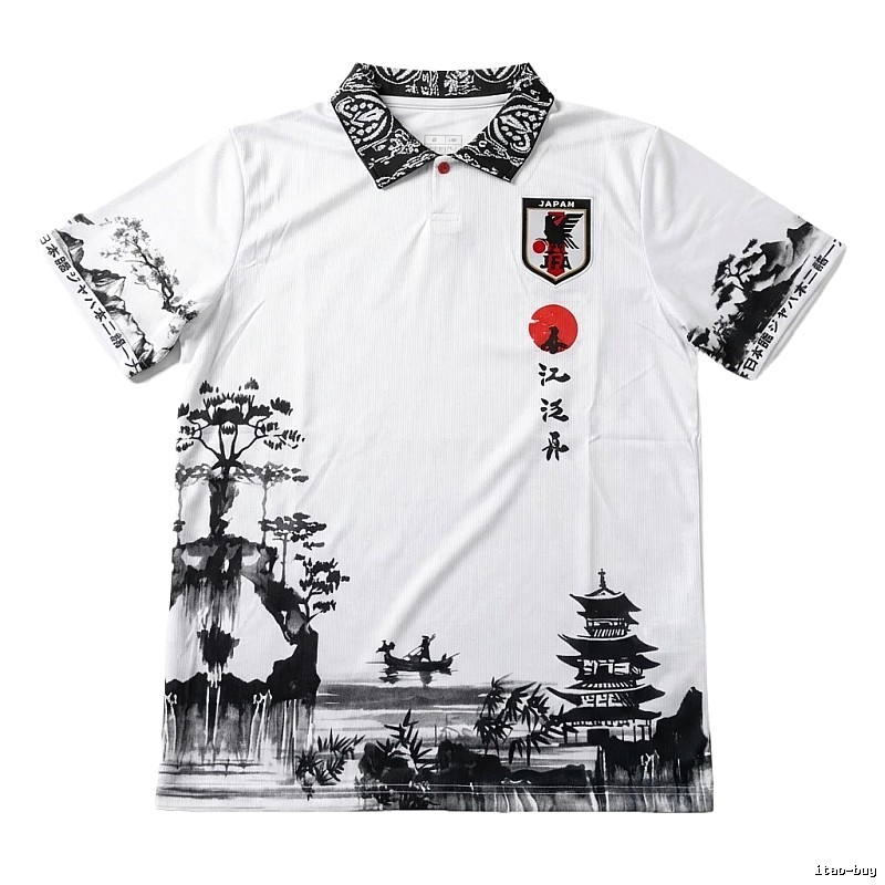 Tokyo Ghoul and Japanese-style white T-shirt